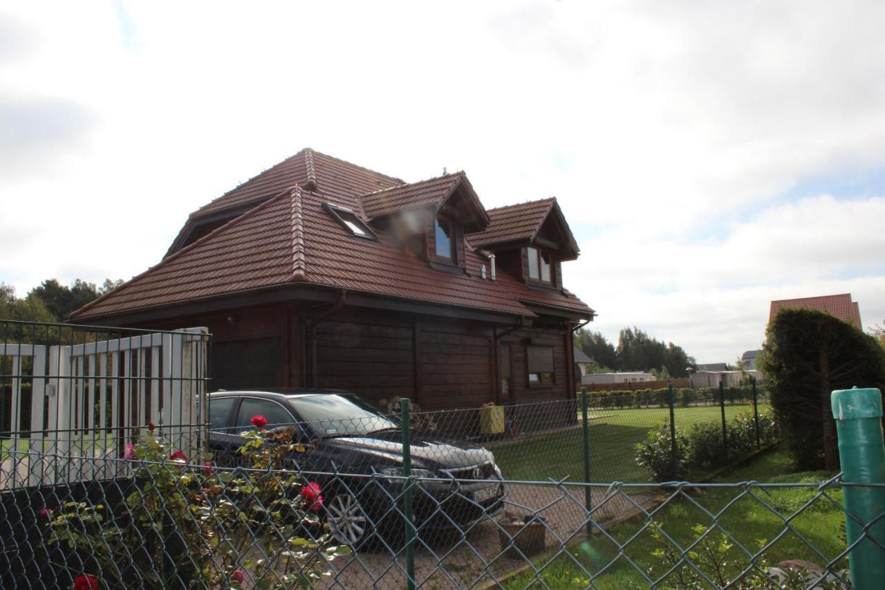 Dom Wakacyjny Z Basenem Dębki Exterior foto