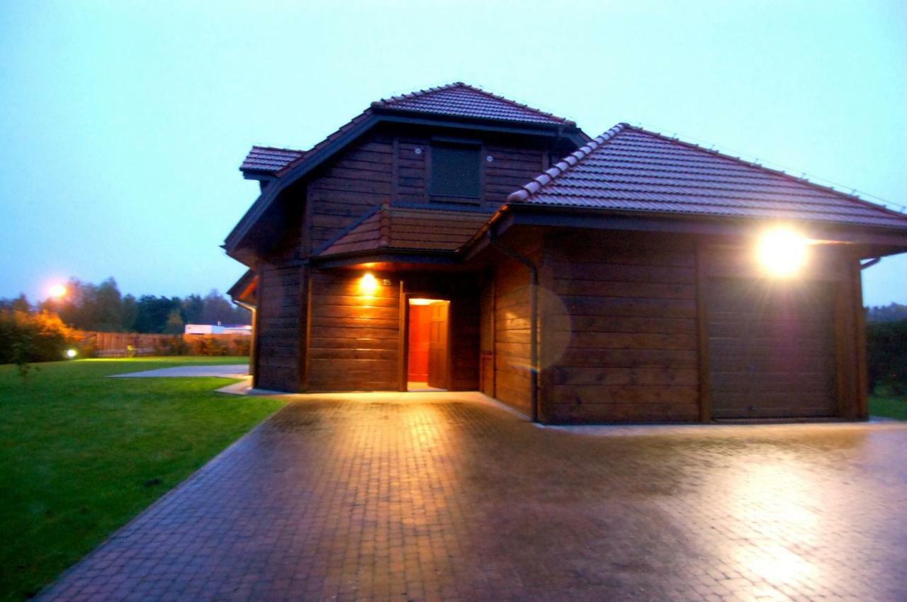 Dom Wakacyjny Z Basenem Dębki Exterior foto